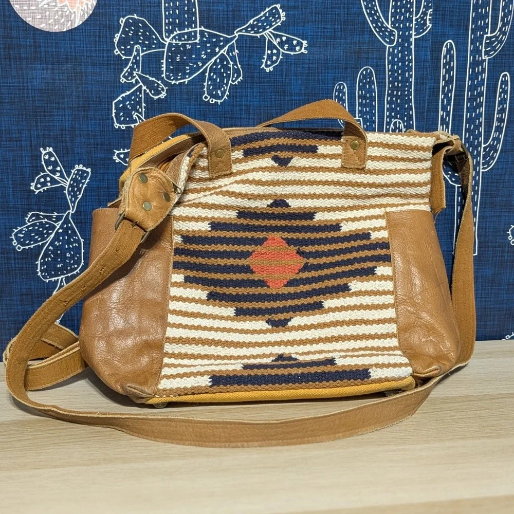 Stanley Street Leather The Alyssa Day To Day Crossbody Bag Multicolor